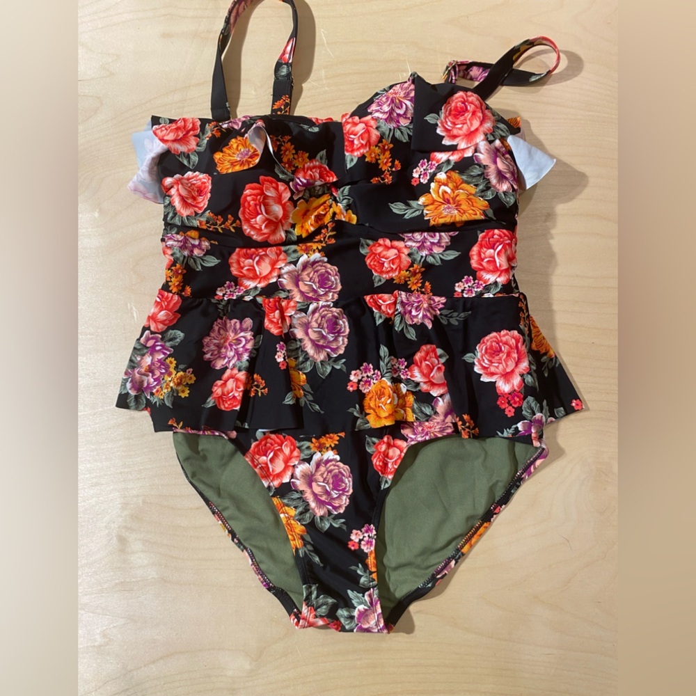 Terra & Sky One Piece Swimsuit 14W (BS) - Picture 2 of 12